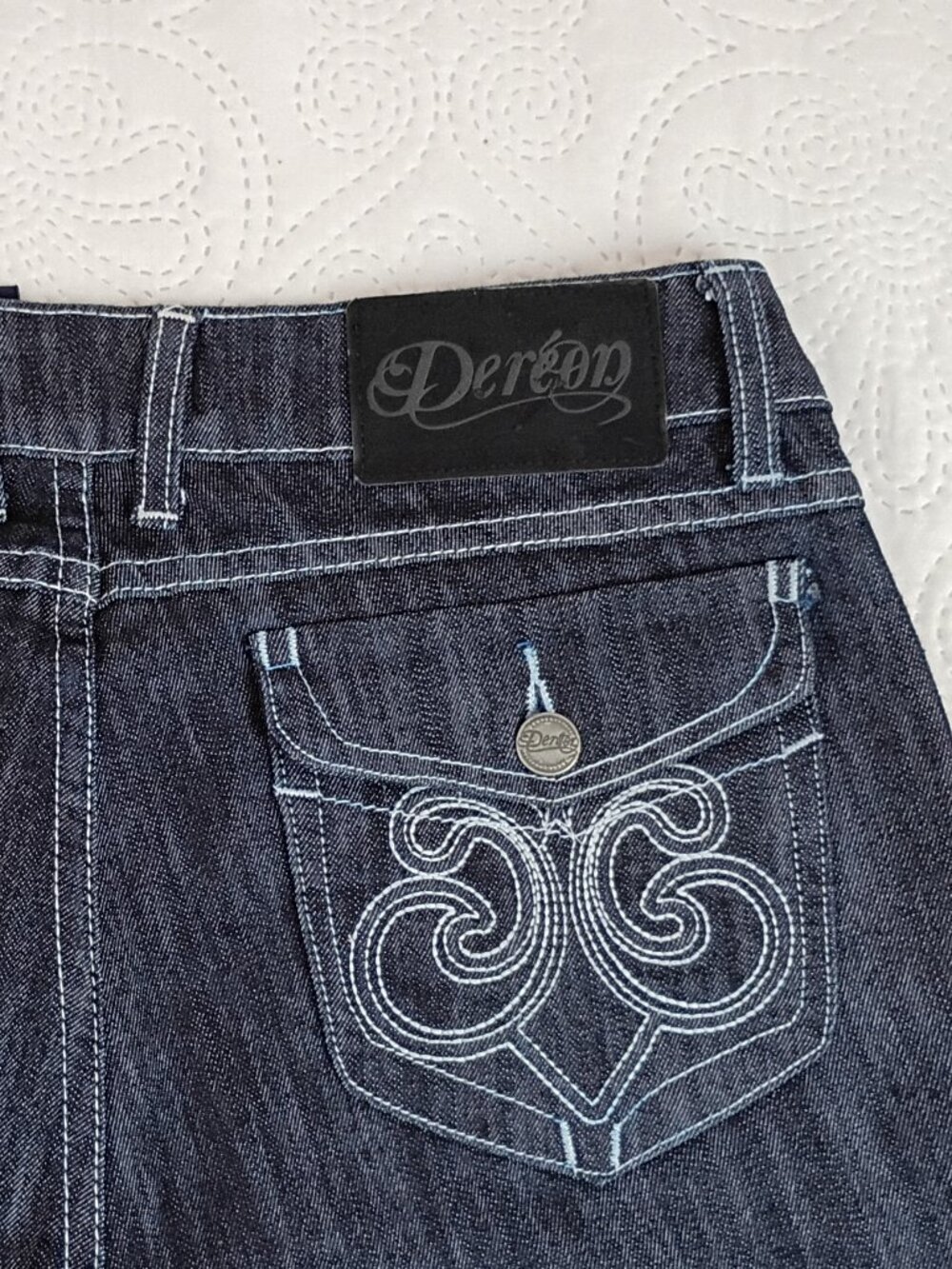 NWOT Deréon Dark Wash Bootcut Jeans Size 9/10 Stretch Denim Flap Pocket Y2K - Picture 4 of 9